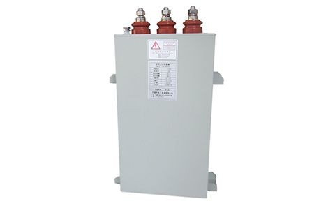 電容器在直流穩(wěn)態(tài)電路中可有電流通過？