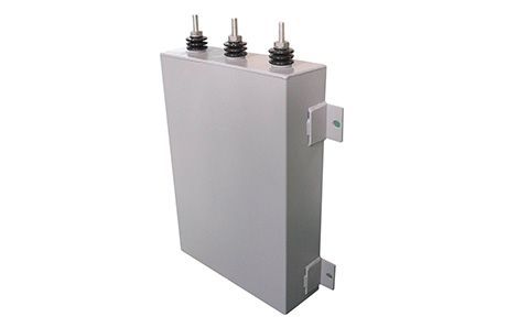 電容器的容量大小與什么有關(guān)？為什么？