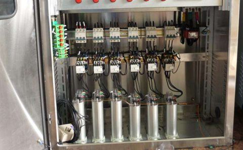 低壓電力電容器爆炸的原因是什么？